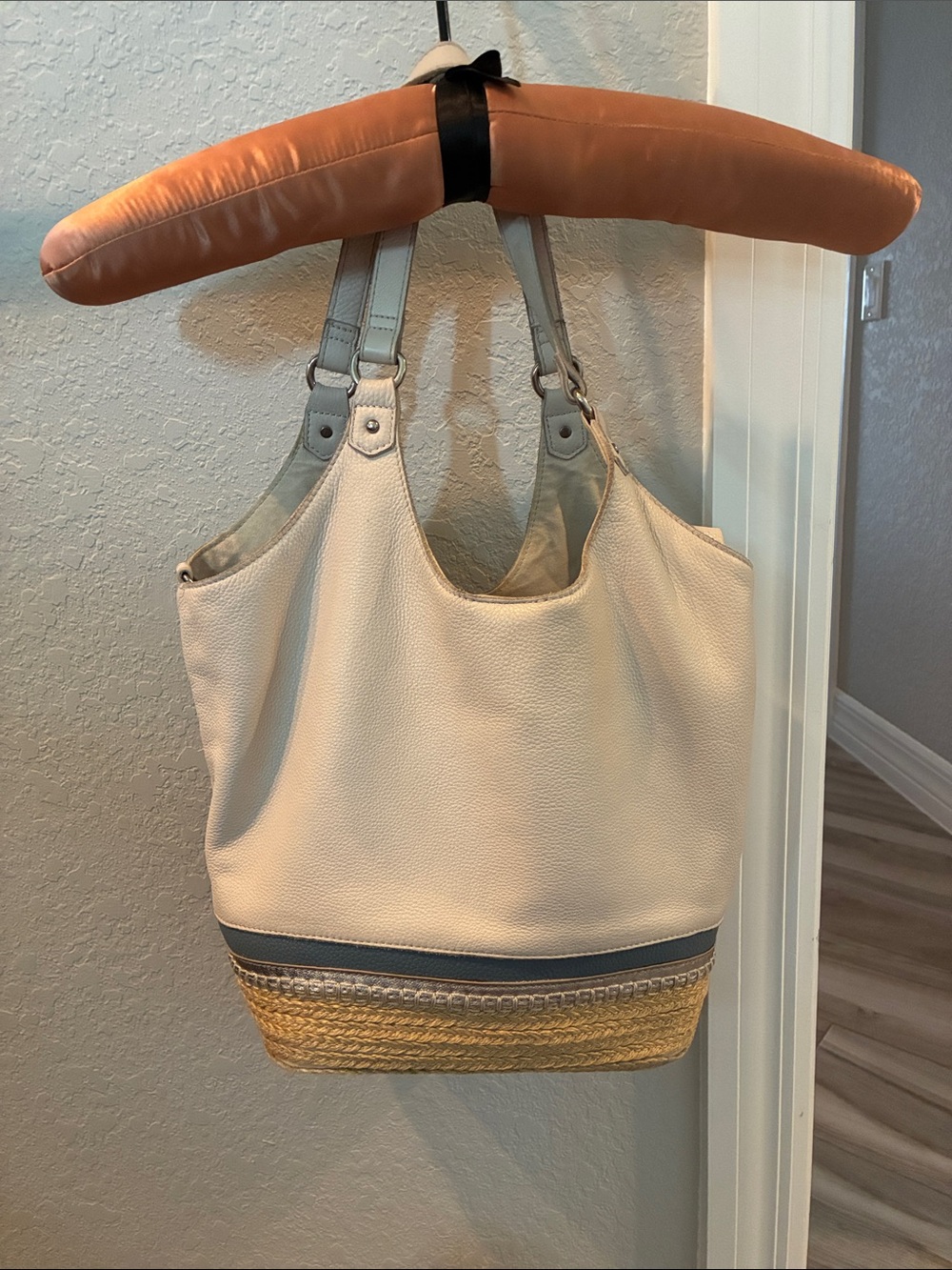 The Sak Cream and Natural Woven Shoulder Bag - Picture 3 of 9